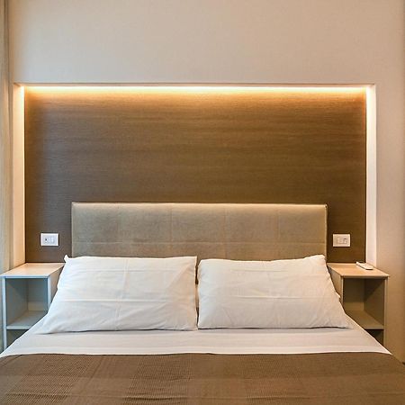 Sea Holidays Apartment มารินา ดิ เปียตราซันตา ภายนอก รูปภาพ