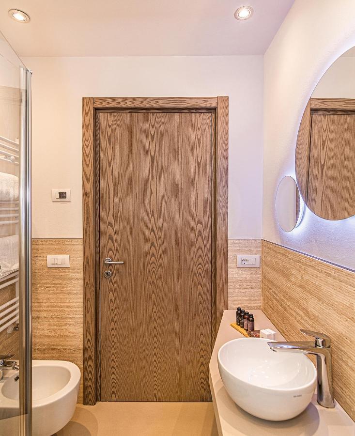 Sea Holidays Apartment มารินา ดิ เปียตราซันตา ภายนอก รูปภาพ