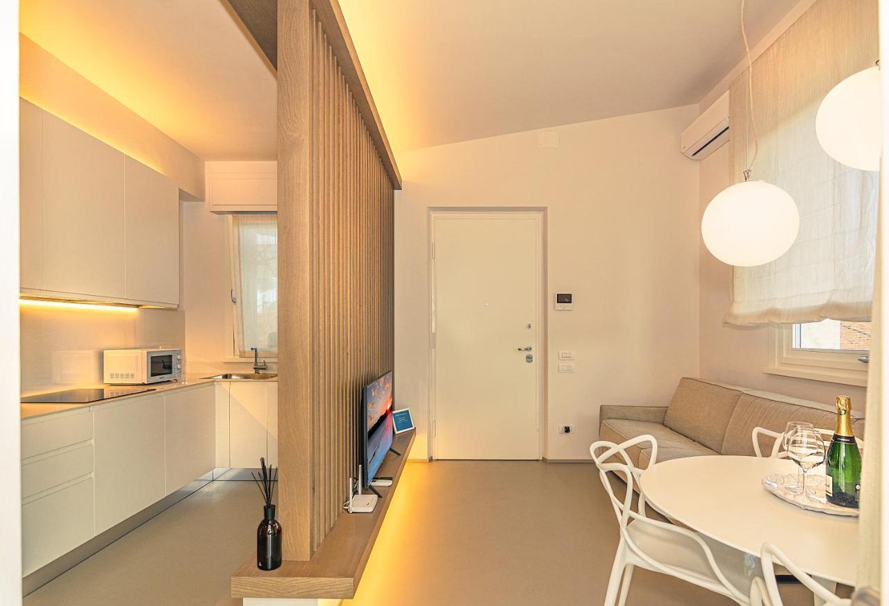 Sea Holidays Apartment มารินา ดิ เปียตราซันตา ภายนอก รูปภาพ