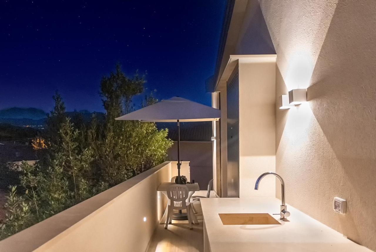Sea Holidays Apartment มารินา ดิ เปียตราซันตา ภายนอก รูปภาพ