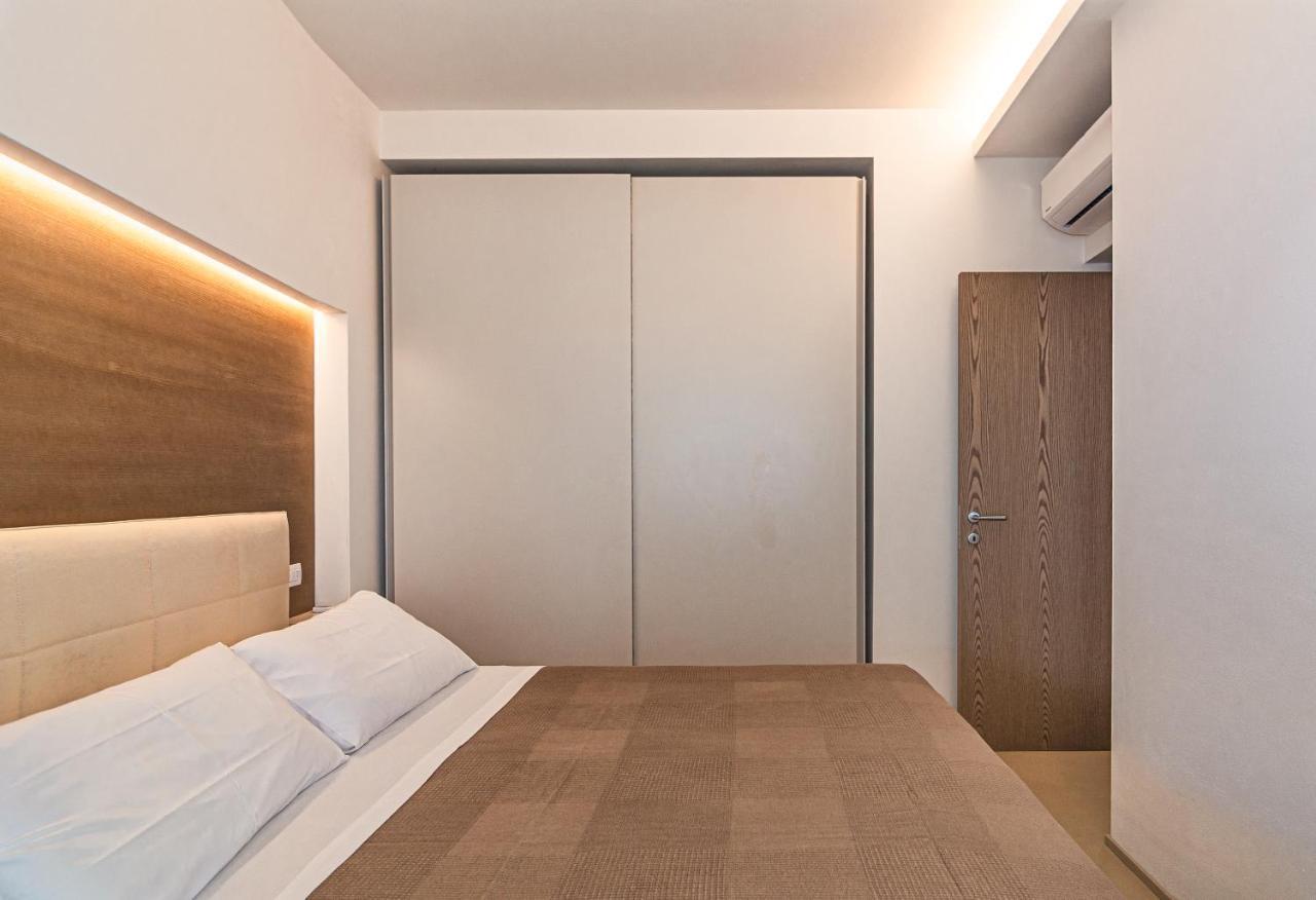 Sea Holidays Apartment มารินา ดิ เปียตราซันตา ภายนอก รูปภาพ